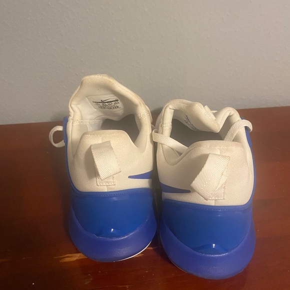 Nike Kids Sneakers in Blue and White Nike zoom shift - Picture 6 of 7